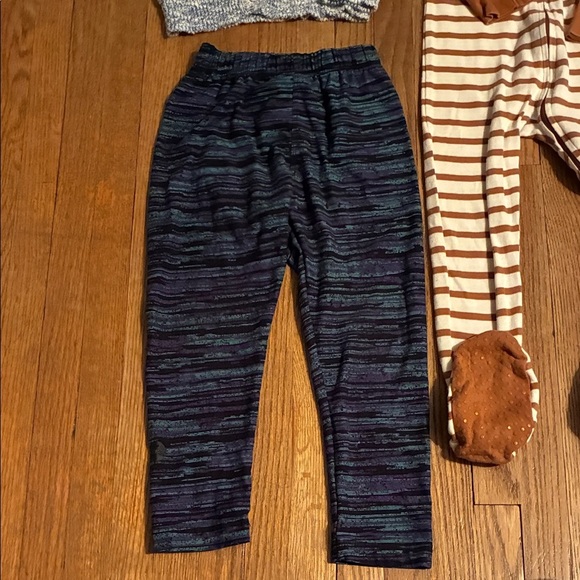 Assorted Kids Pajamas, Dresses, Cardigan and Legging - Picture 13 of 14